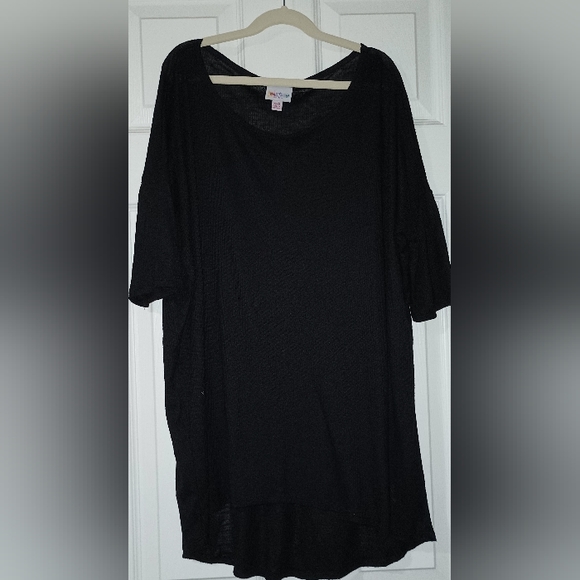 LuLaRoe Tops - LuLaRoe Tunic Fits more like a S/M Marked as an XXS.